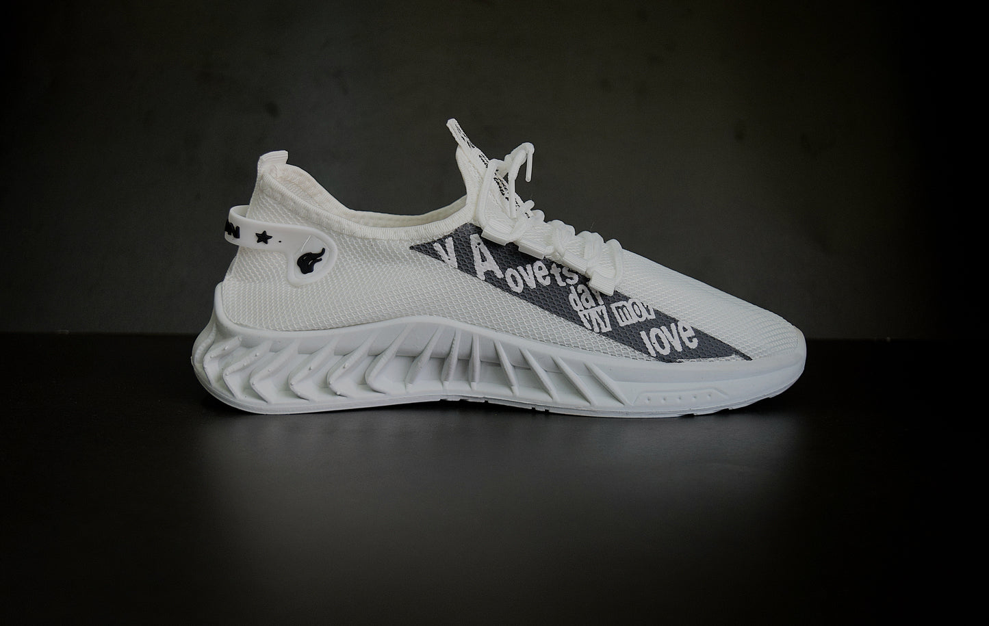 Lightweight Men Breathable Shoes