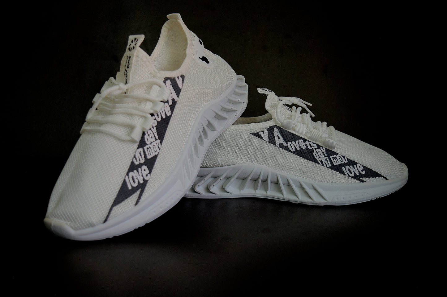 Lightweight Men Breathable Shoes